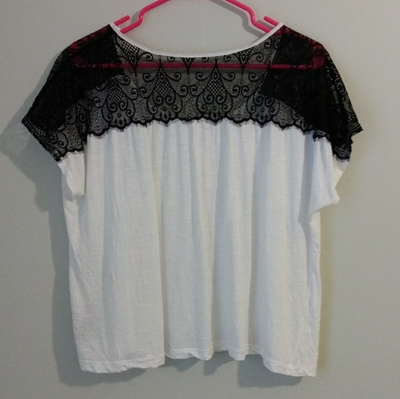 white ruffle shirt forever 21